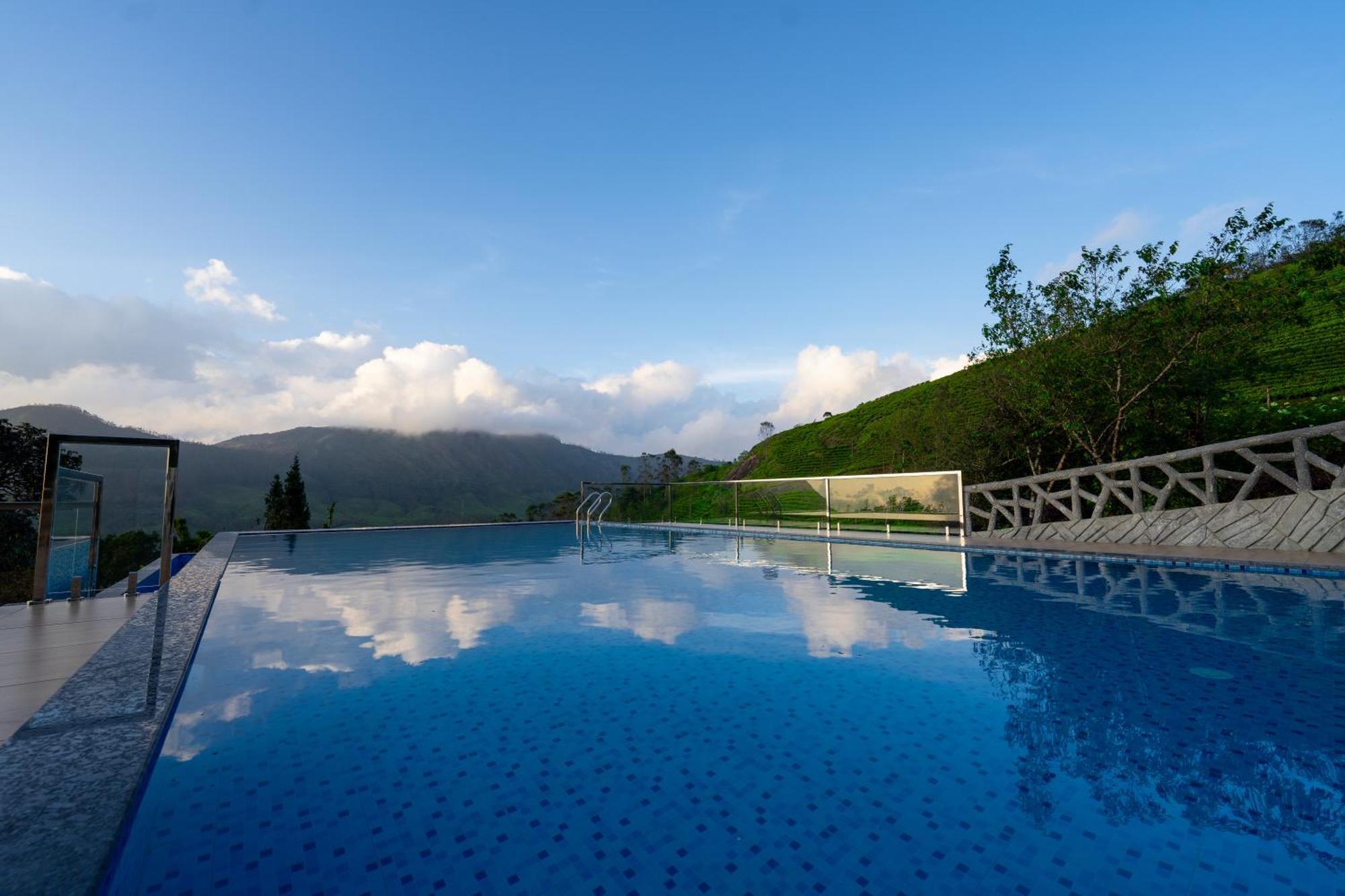 Camelot Resort Муннар Экстерьер фото